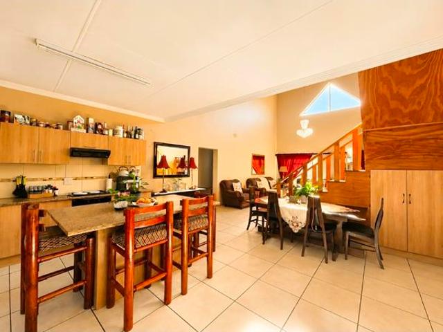 Townhouse for sale in Dr Kenneth Kaunda, North West