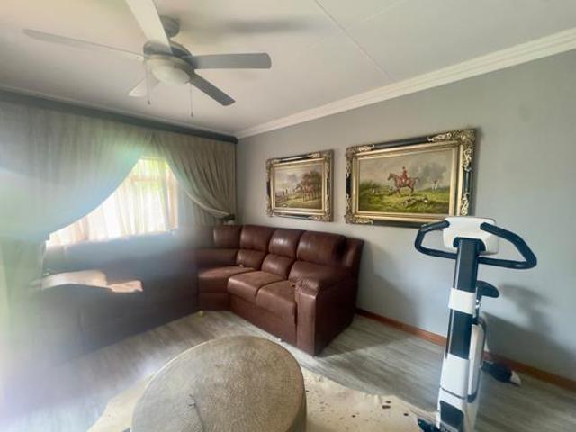 Townhouse for sale in Klerksdorp, Matlosana Local Municipality