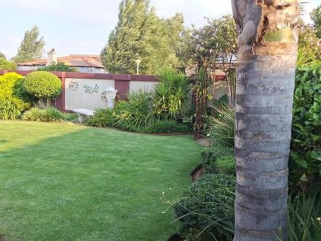 Townhouse for sale in Dr Kenneth Kaunda, North West