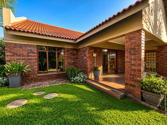 Townhouse for rent in Dr Kenneth Kaunda, North West