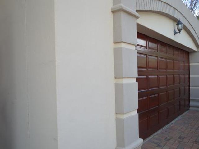 Townhouse for sale in Dr Kenneth Kaunda, North West