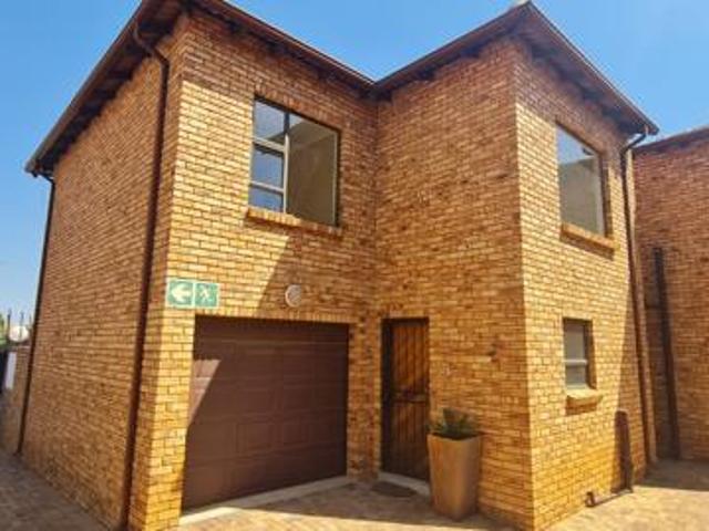 Townhouse for rent in Ekurhuleni, Gauteng