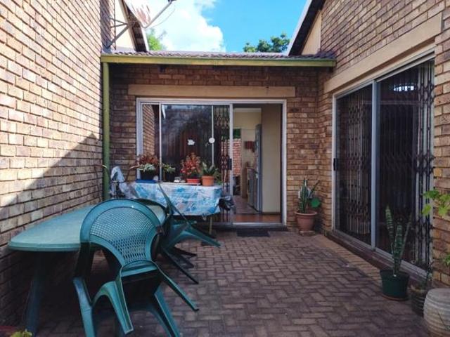 Townhouse for sale in West Rand Garden estates, Westonaria Local Municipality