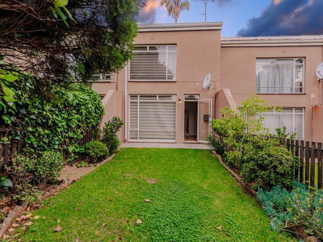 Townhouse for sale in Nooitgedacht, Gauteng