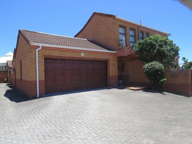 Townhouse for sale in Bushmans River Mouth, Eastern Cape