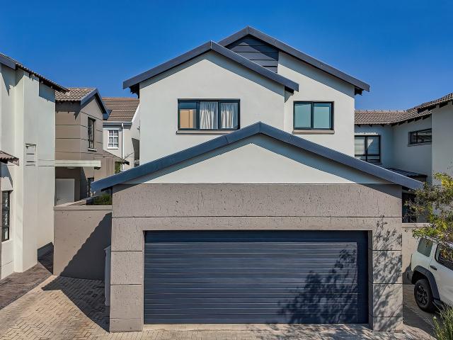 Townhouse for sale in Alexandra, Gauteng