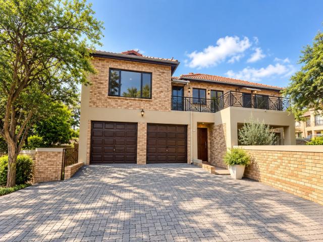 Townhouse for rent in Sandton, City of Johannesburg Metropolitan Municipality