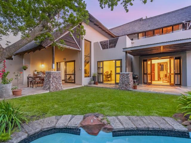 Townhouse for sale in Sandton, City of Johannesburg Metropolitan Municipality
