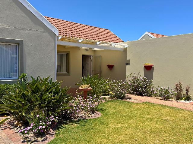 Townhouse for sale in Baardskeerdersbos, Western Cape
