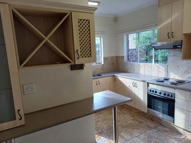 Townhouse for rent in Waterkloof, Gauteng