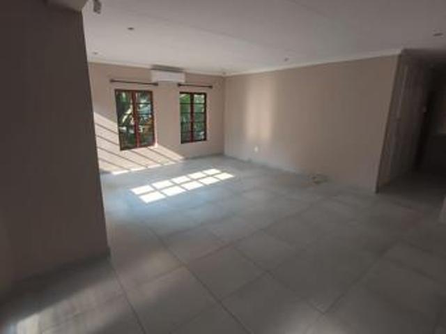 Townhouse for rent in Rustenburg Local Municipality, Bojanala Platinum District Municipality