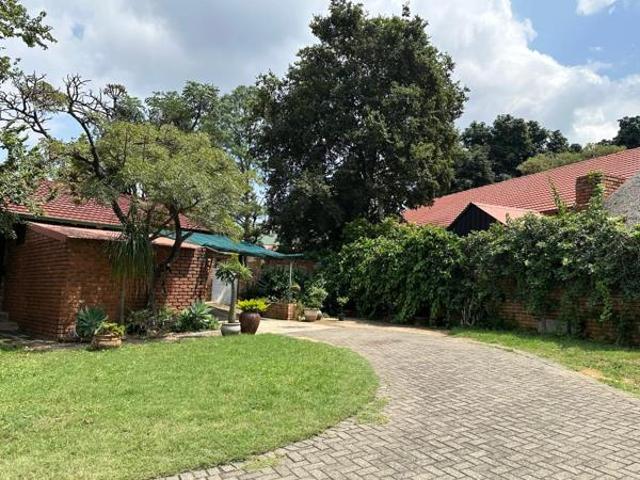 Townhouse for sale in Tlhabane, North West