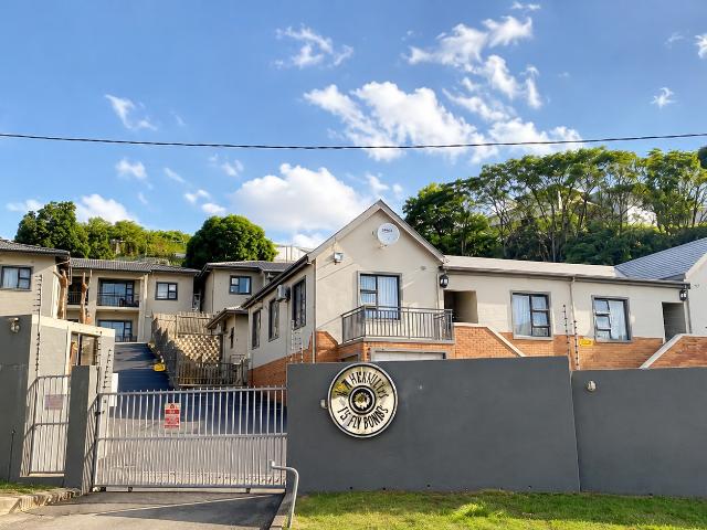 Townhouse for rent in Seaview, Kwazulu-natal
