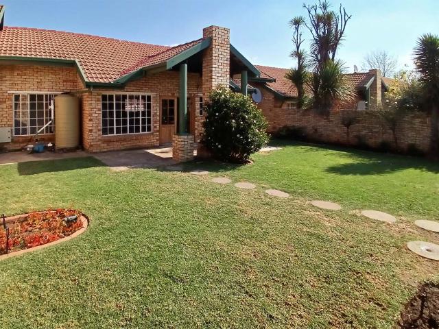 Townhouse for sale in Ekurhuleni, Gauteng