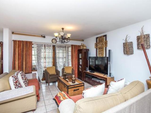 Townhouse for rent in Seaview, Kwazulu-natal