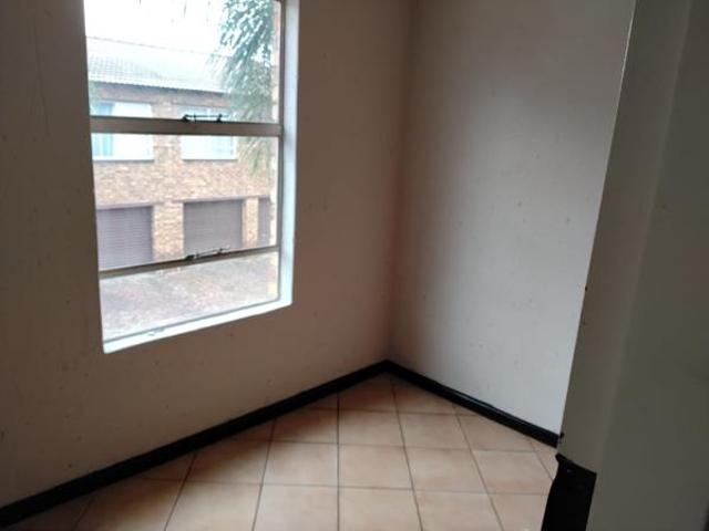 Townhouse for rent in Ekurhuleni, Gauteng