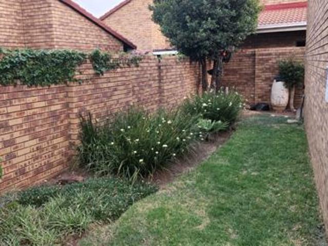Townhouse for rent in Ekurhuleni, Gauteng