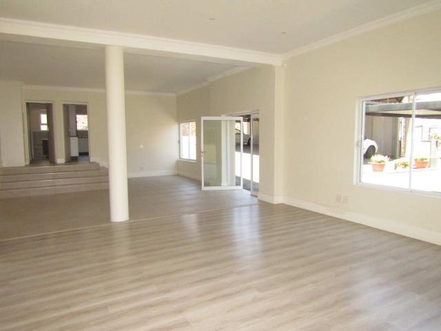 Townhouse for sale in Vosloorus, Gauteng