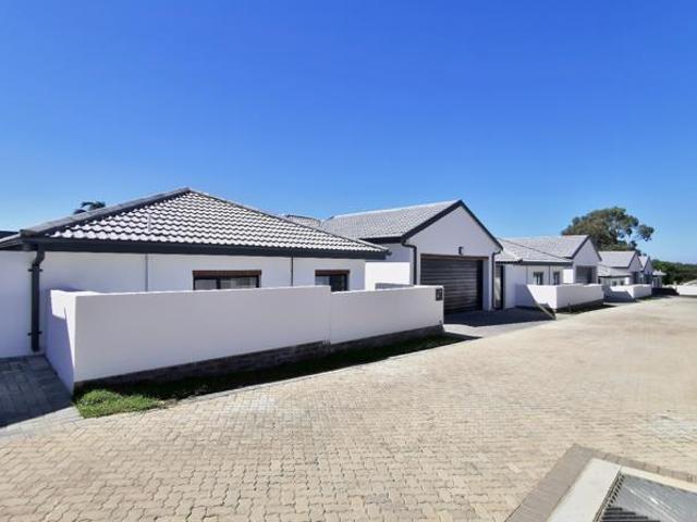 Townhouse for sale in Eastern Cape