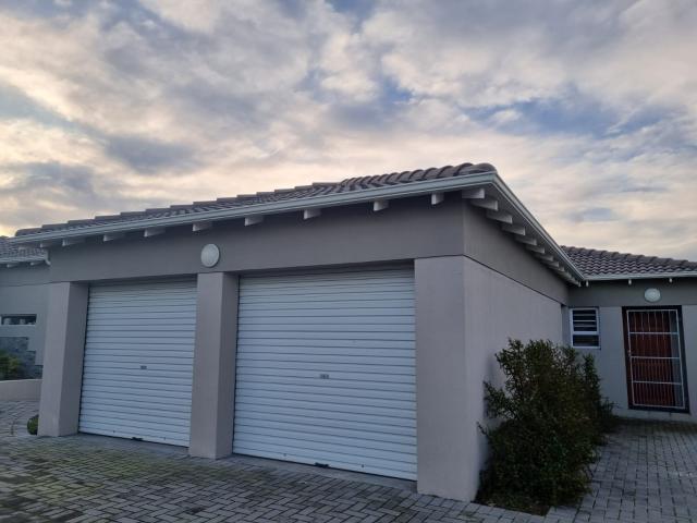 Townhouse for rent in Gqeberha (Port Elizabeth), Nelson Mandela Bay Metropolitan Municipality