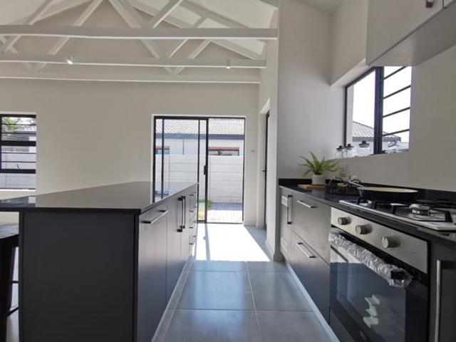 Townhouse for sale in Port Elizabeth, Eastern Cape