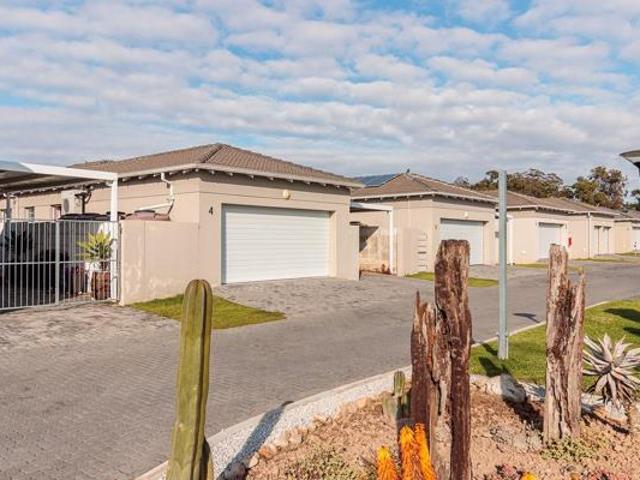 Townhouse for sale in Eastern Cape