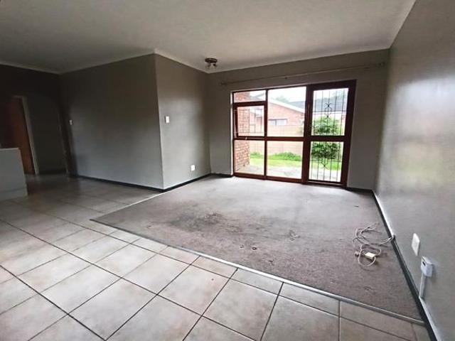 Townhouse for sale in Port Elizabeth, Eastern Cape