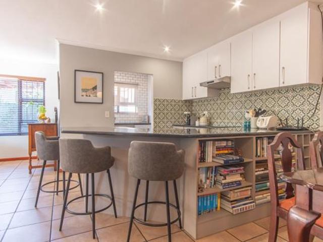 Townhouse for sale in Cape Town, Western Cape