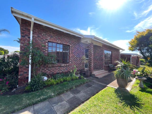 Townhouse for sale in East London, Eastern Cape
