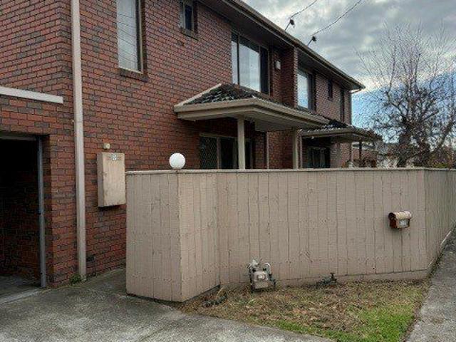 Townhouse for rent in Camerons Creek, Victoria
