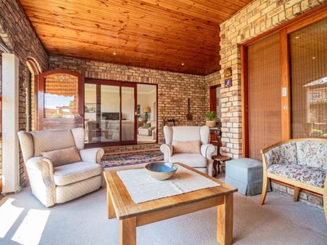 Townhouse for sale in Port Elizabeth, Eastern Cape