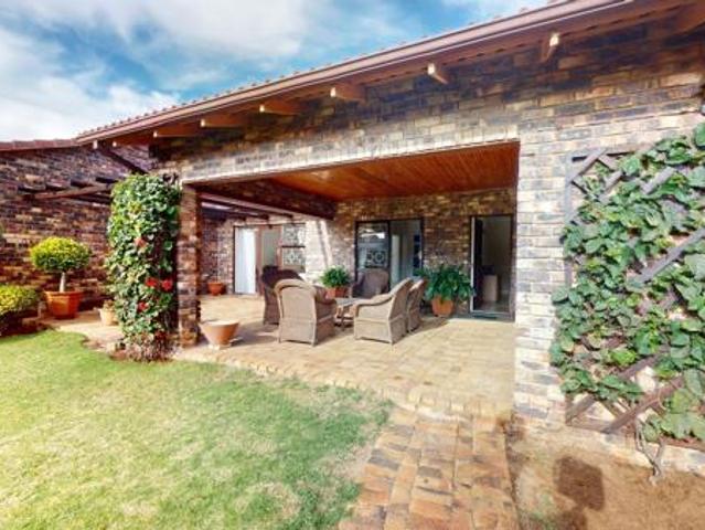 Townhouse for sale in Eastern Cape