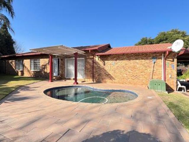 Townhouse for sale in Westonaria, Gauteng