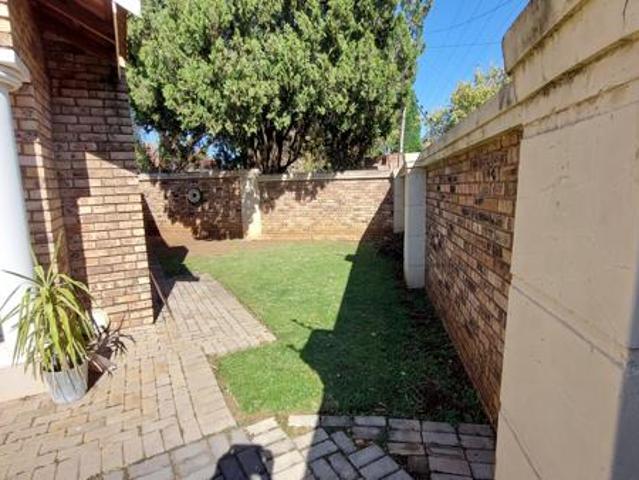 Townhouse for rent in Dr Kenneth Kaunda, North West