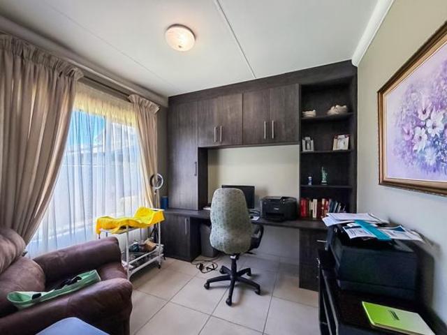Townhouse for sale in Dr Kenneth Kaunda, North West