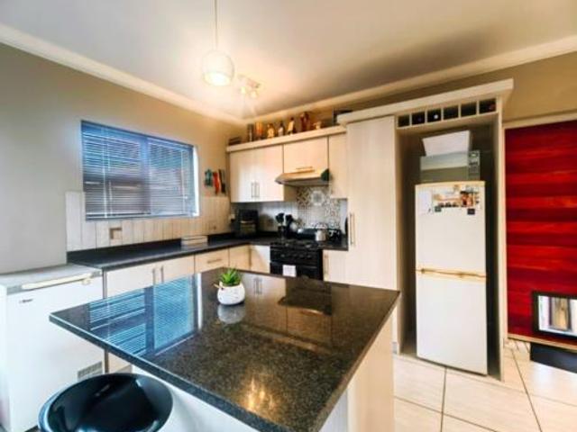 Townhouse for sale in Dr Kenneth Kaunda, North West