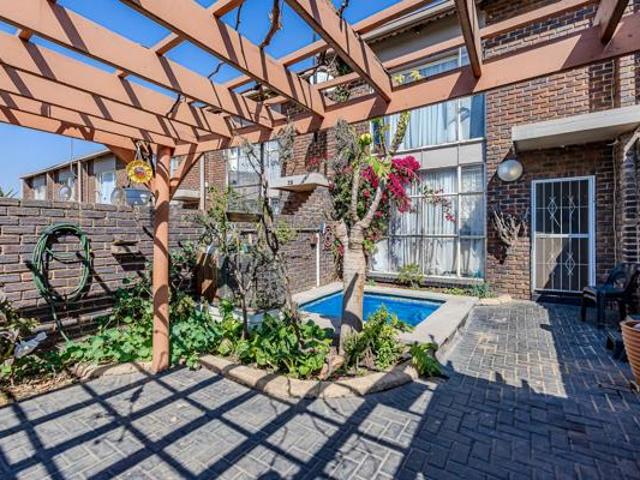 Townhouse for sale in Westonaria, Gauteng