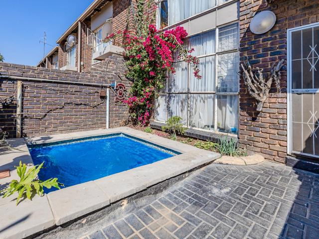 Townhouse for sale in Nooitgedacht, Gauteng