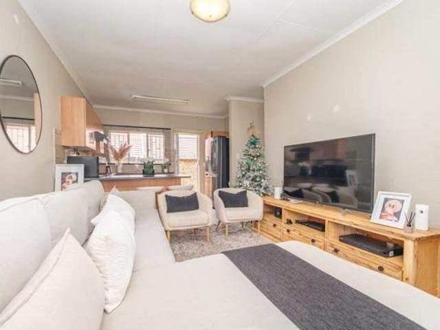 Townhouse for sale in West Rand Garden estates, Westonaria Local Municipality