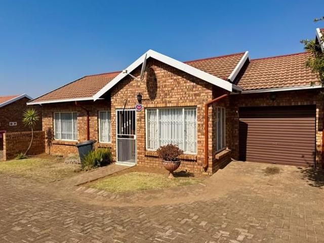 Townhouse for sale in Westonaria, Gauteng