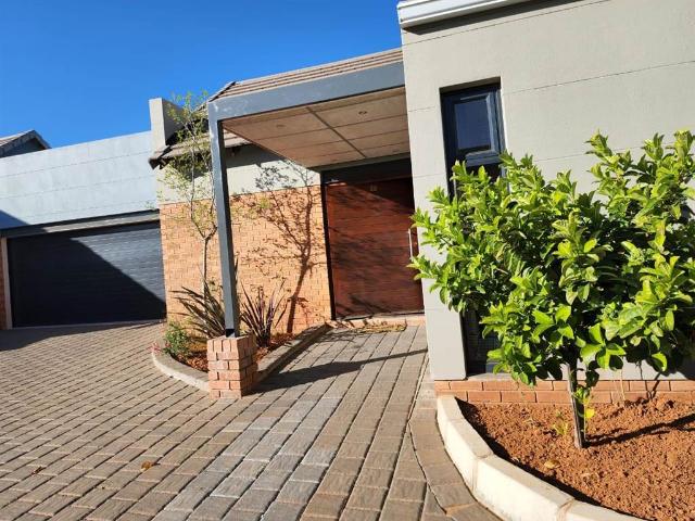 Townhouse for sale in Bloemfontein, Free State