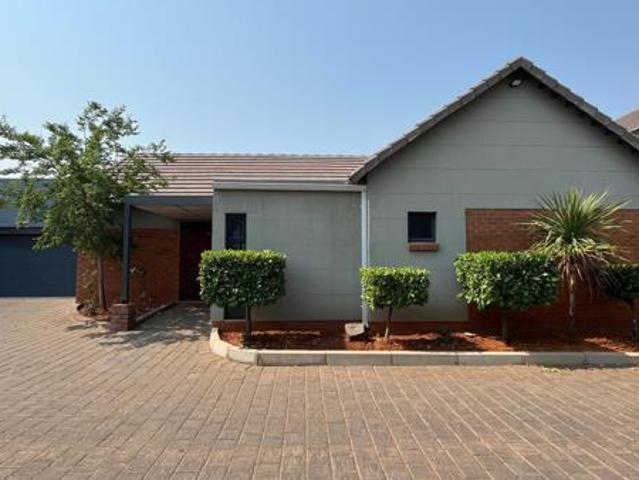 Townhouse for sale in Bloemfontein, Free State