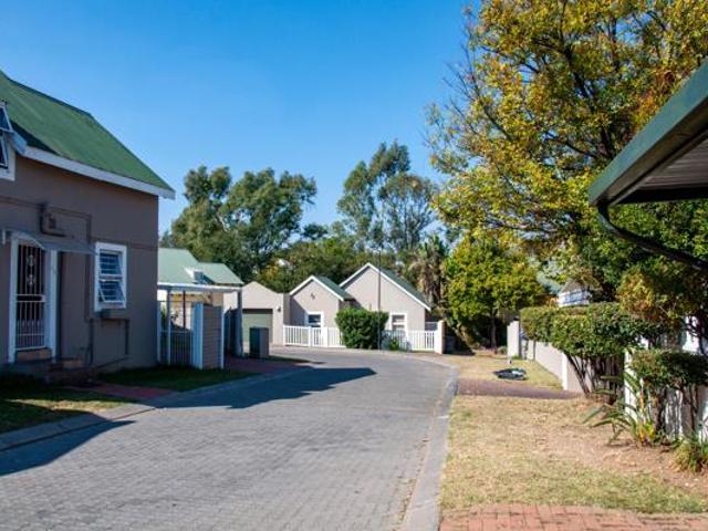 Townhouse for sale in Vosloorus, Gauteng