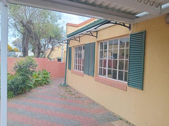 Townhouse for rent in Vosloorus, Gauteng