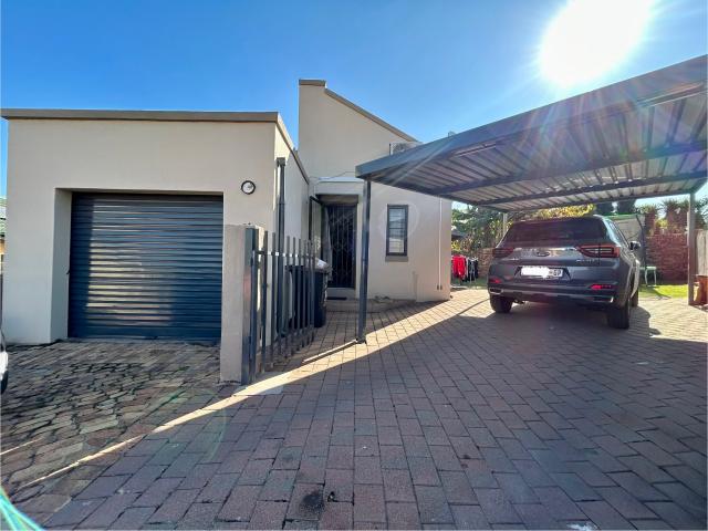Townhouse for sale in Tembisa, Gauteng