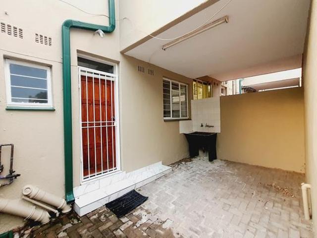 Townhouse for rent in Vosloorus, Gauteng