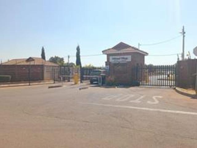 Townhouse for rent in Midrand, Gauteng