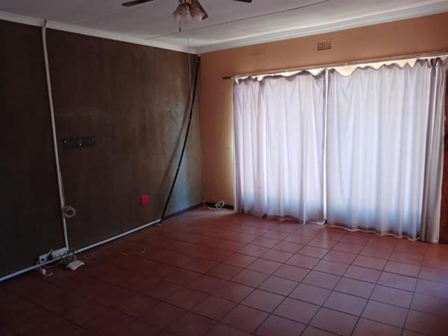 Townhouse for rent in Virginia, Matjhabeng Local Municipality
