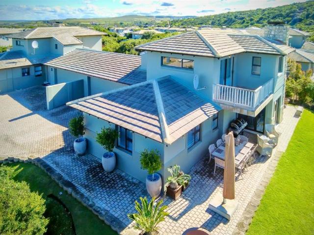 Townhouse for sale in Groot Brak Rivier, Western Cape