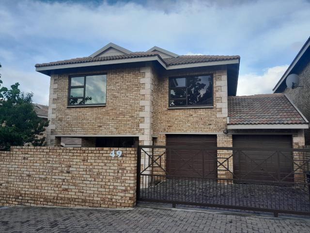 Townhouse for sale in Nooitgedacht, Gauteng